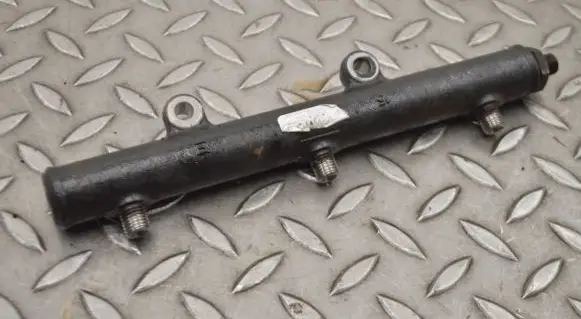 Jaguar XJ X350 Fuel main line pipe