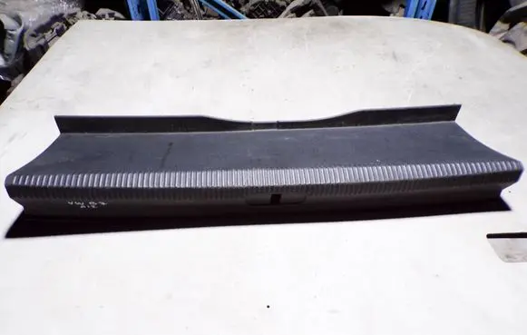 Trunk/boot sill cover protection
