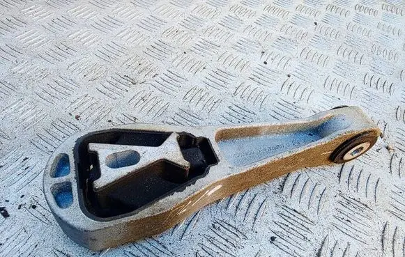 Volvo V40 Engine mount bracket 31359642 326F07C