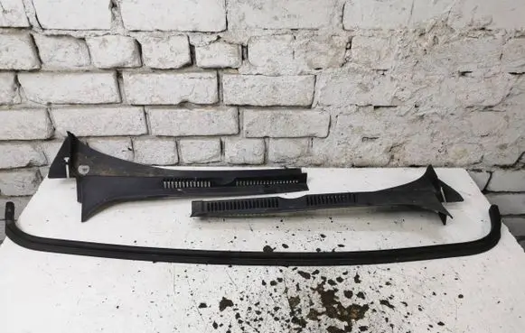Volkswagen Golf Plus Wiper trim 5M0819403B