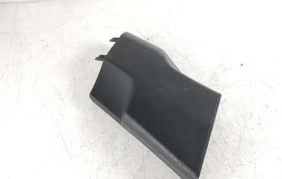 (B) pillar trim (bottom)