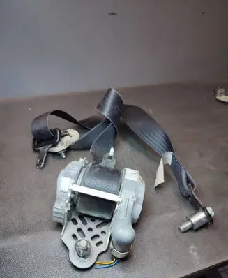 Subaru Forester SJ Front seatbelt 0589P1000398 E047501
