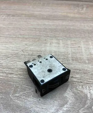 BMW 5 E28 Sound control switch 1368769 SpeakerVolume