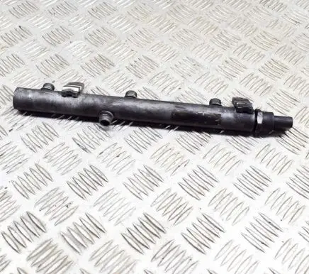 Mercedes-Benz E W211 Fuel main line pipe A6420700695 A0041536728