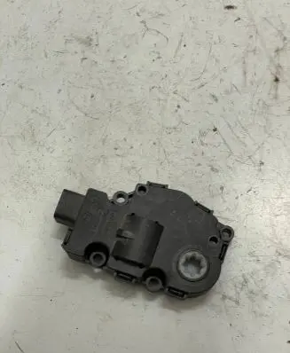 Audi A5 A/C air flow flap actuator/motor EFB4613 05102017 T944554A