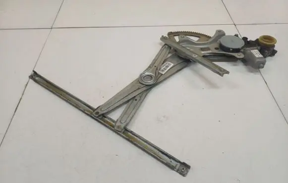 Toyota Corolla Verso AR10 Sliding door window regulator with motor 