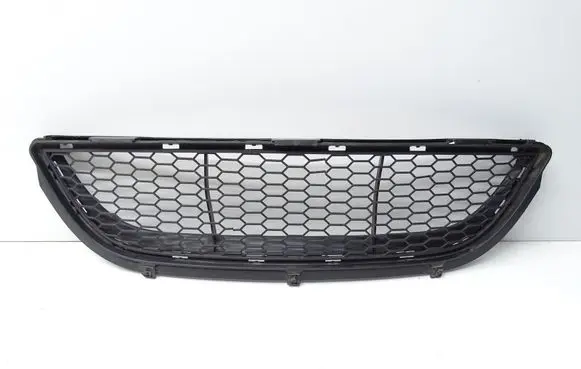 BMW 3 E90 E91 Front bumper lower grill 7897759