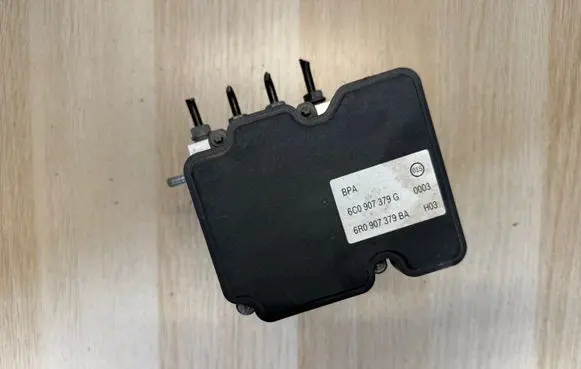 Skoda Fabia Mk3 (NJ) ABS Pump 6C0907379G 6R0907379BA