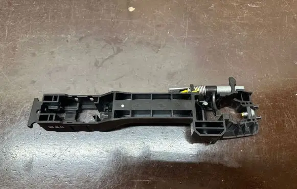 Front door exterior handle/bracket