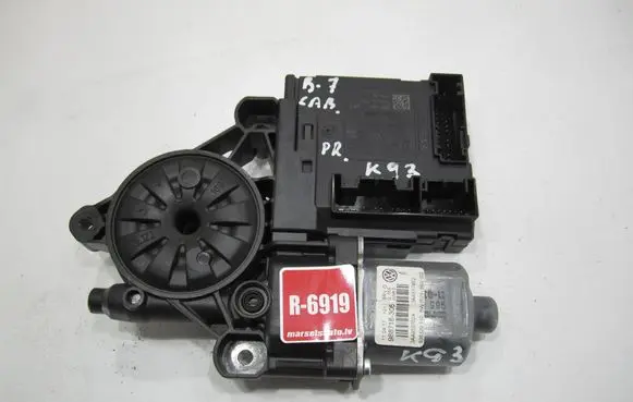 Volkswagen PASSAT B7 Front door window regulator motor 3C0959792C 918434110