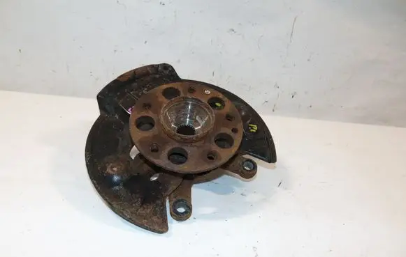 Mercedes-Benz A W168 Front wheel hub spindle knuckle A1683301620 A1683370345