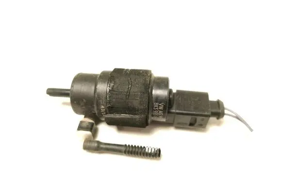 Audi A5 8T 8F Windscreen/windshield washer pump 8K5955647