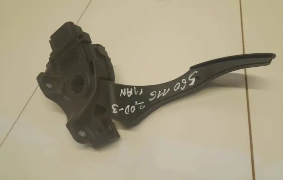 Volvo S60 Accelerator throttle pedal 31329059 6PV01083402