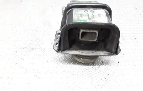 Peugeot 307 Engine mount bracket 9645530480