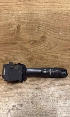 Volvo XC70 Wiper control stalk 30669742