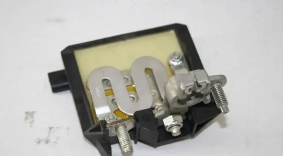 Mercedes-Benz C W205 Battery relay fuse A0009061505
