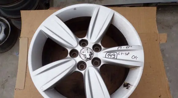 Peugeot 4007 R18 alloy rim 