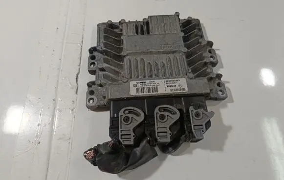 Nissan Tiida C11 Engine control unit/module S122326109A