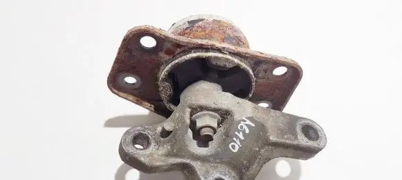 Mitsubishi Colt Engine mount bracket mr961611 mr961613