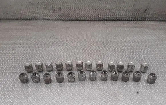 KIA Carnival Nuts/bolts 