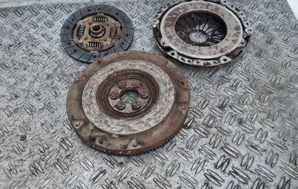 Nissan Qashqai Clutch set kit EE040