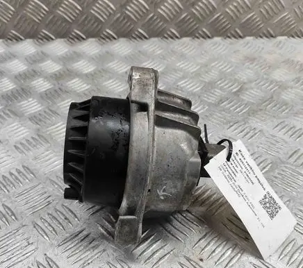 BMW 7 F01 F02 F03 F04 Engine mount bracket 6777371
