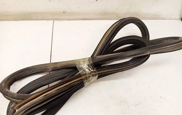 Audi 80 90 S2 B4 Rubber seal front coupe door