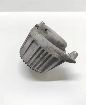 Mercedes-Benz E W212 Engine mount bracket A2042400317Q5