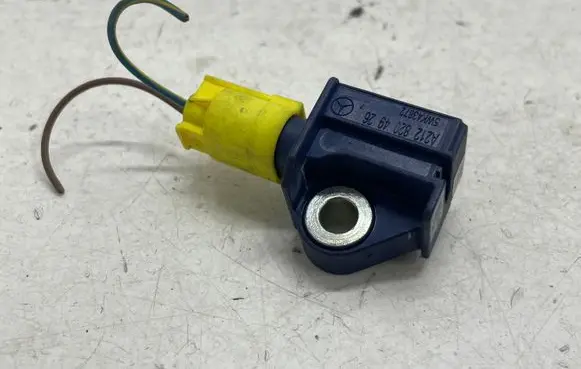 Mercedes-Benz E W212 Airbag deployment crash/impact sensor A2128204926