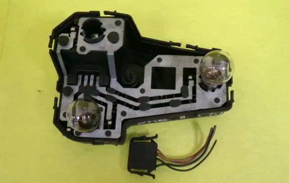 Volkswagen Sharan Tail light bulb cover holder
