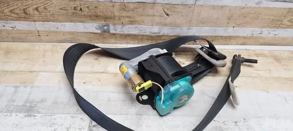 Mazda 2 Front seatbelt 0432028 E40432028