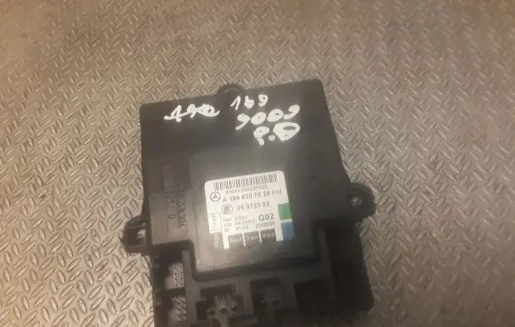 Mercedes-Benz A W169 Door control unit/module 1698207026