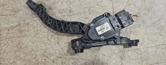 Hyundai i30 Accelerator throttle pedal 327003