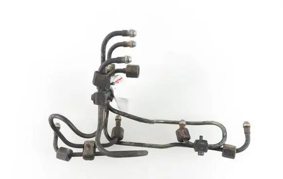 Nissan Primera Fuel injector supply line/pipe 