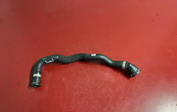 BMW X1 U11 Engine coolant pipe/hose 8832956 2G883295603