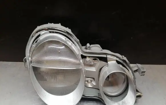 Mercedes-Benz CLK A208 C208 Headlight/headlamp 147552