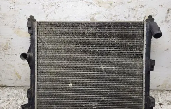 Dacia Sandero Coolant radiator 8200735038