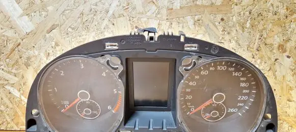 Volkswagen PASSAT B6 Speedometer (instrument cluster) 3c0920872g