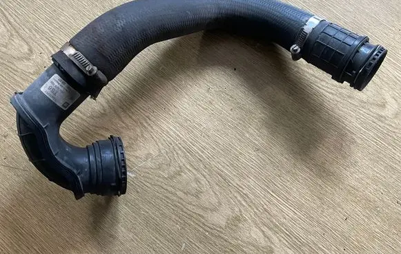 Intercooler hose/pipe