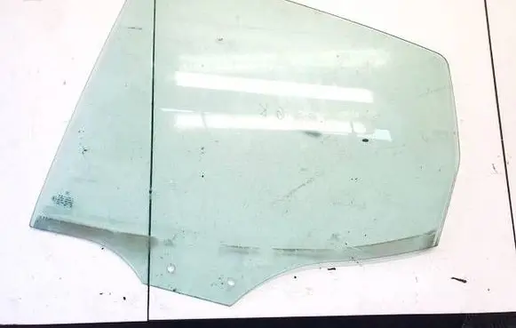 Mercedes-Benz A W168 Rear door window glass dot448as2m4