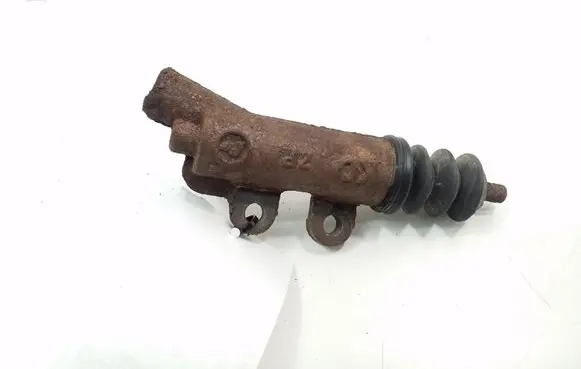 Clutch slave cylinder