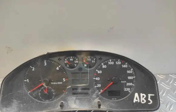 Audi A4 S4 B5 8D Speedometer (instrument cluster) 8D0919034