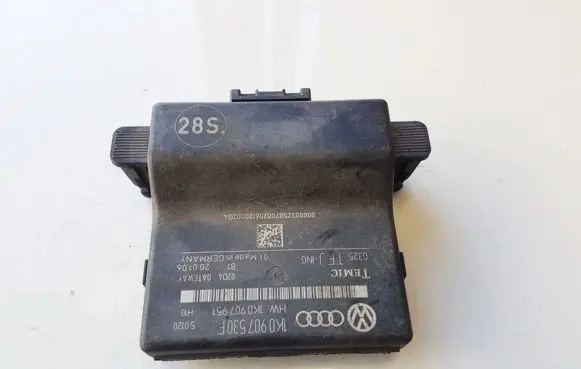 Volkswagen Touran I Door control unit/module 1K0907530F 1K0907951