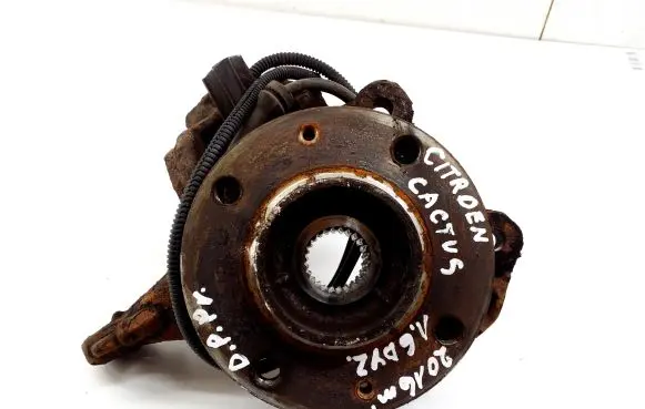Front wheel hub
