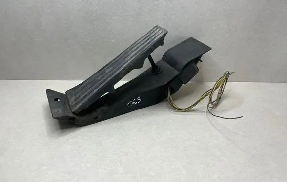 BMW 7 E65 E66 Accelerator throttle pedal 6766930