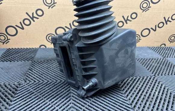 Chrysler Pacifica Air filter box 68188641AB