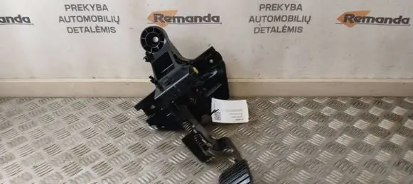 Renault Trafic III (X82) Clutch pedal 14017095