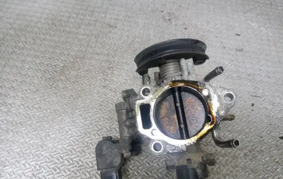 Toyota RAV 4 (XA20) Throttle valve 8945233030