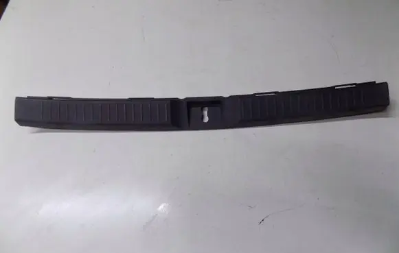 Toyota Corolla Verso AR10 Trunk/boot sill cover protection 647160F010
