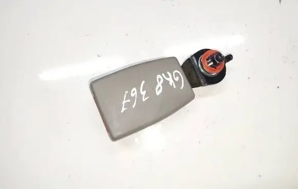 Rear seatbelt buckle